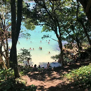 https://lindo-apto-3-dorm-c-suite-a-50m-da-praia-de-bombinhas.santa-catarina-brasil.com