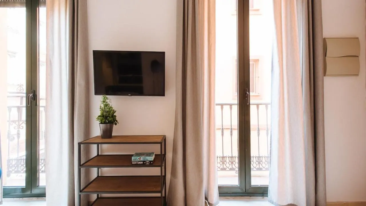 Chiqui And Vicente Suite Apartments Sevilla
