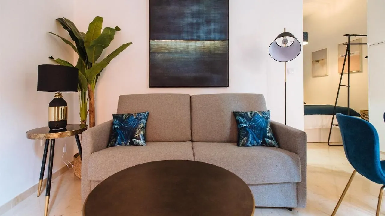 Chiqui And Vicente Suite Apartments Sevilla