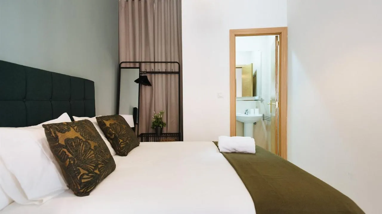 Chiqui And Vicente Suite Apartments Sevilla España