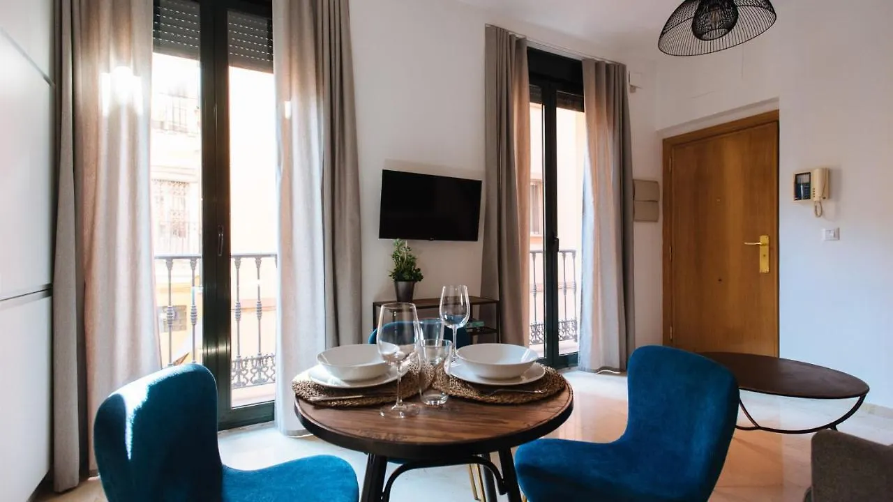 Chiqui And Vicente Suite Apartments Sevilla