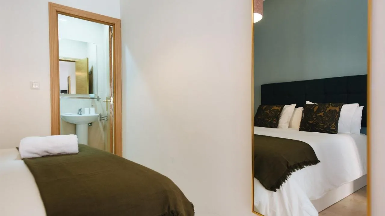 Chiqui And Vicente Suite Apartments Sevilla